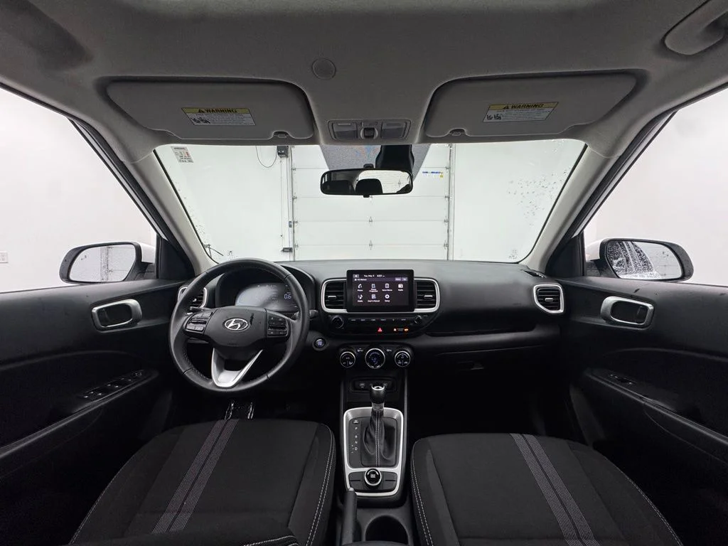 Used 2025 Lunar White Hyundai SEL image 3