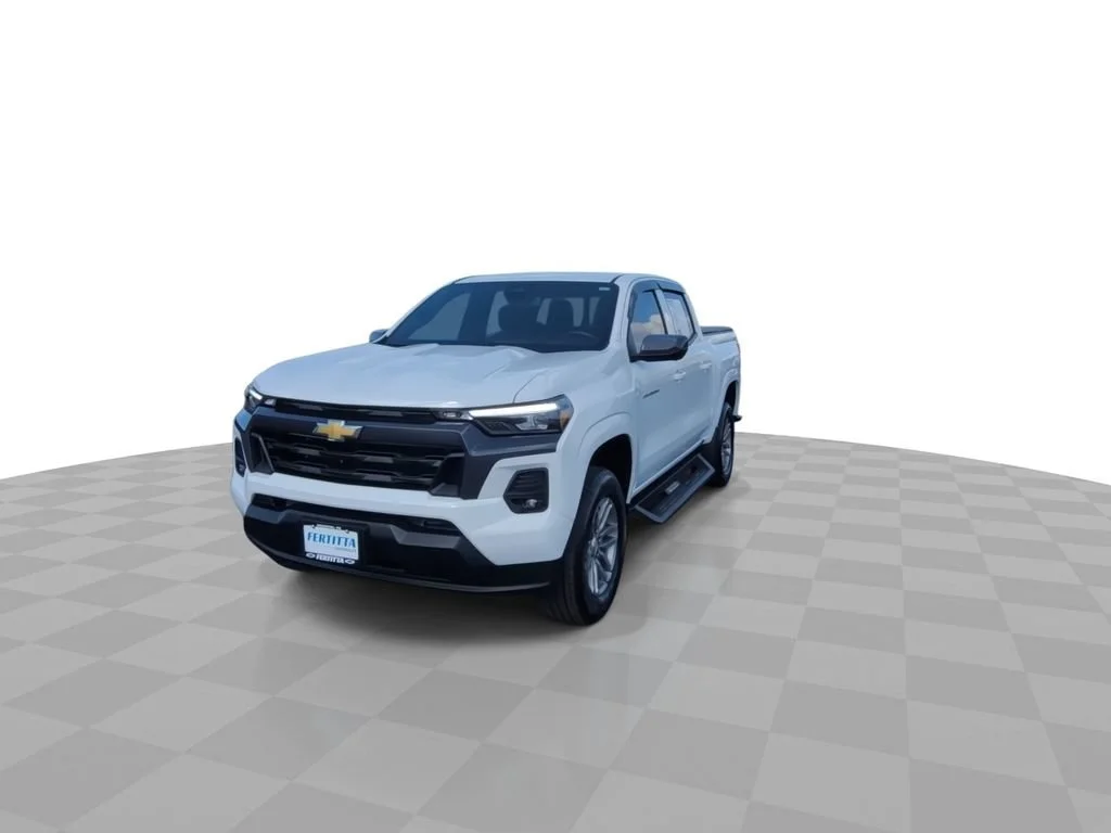 Certified Used 2025 Summit White Chevrolet WT/LT image 3