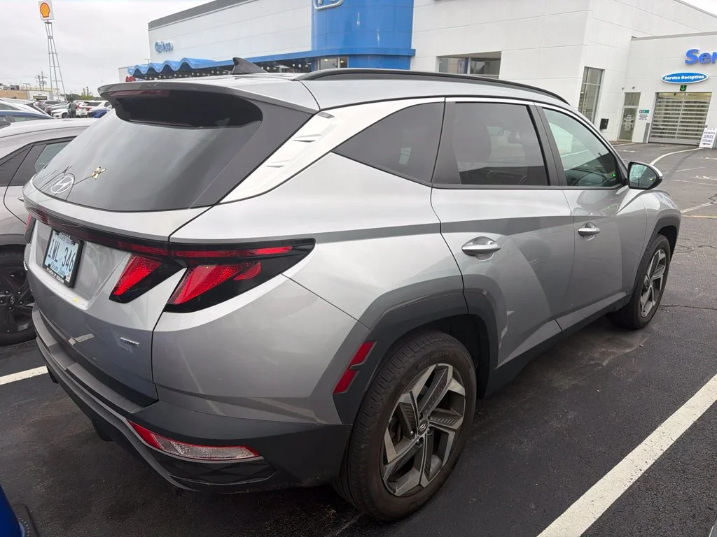 Used 2024 Shimmering Silver Hyundai SEL image 4