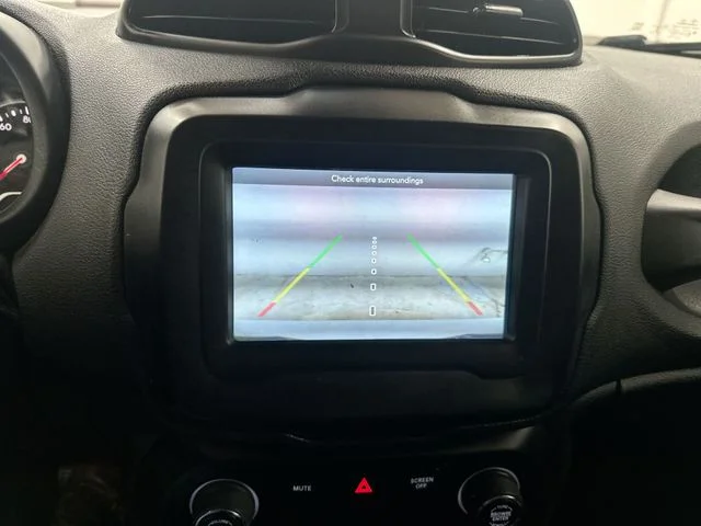 Used 2019 White Jeep Latitude image 23