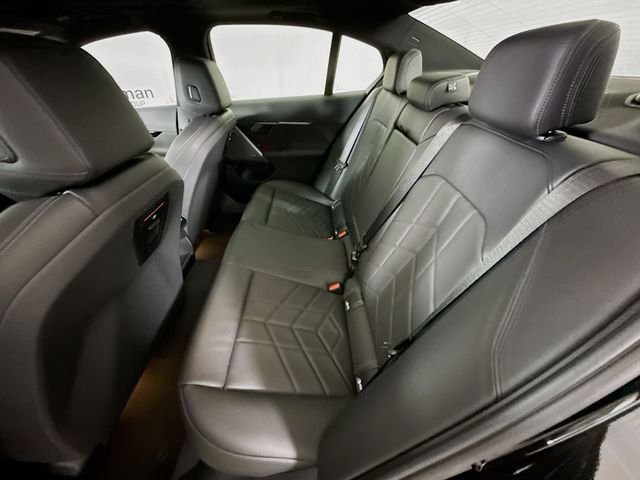 2025 BMW 5 Series 530i - Photo 23