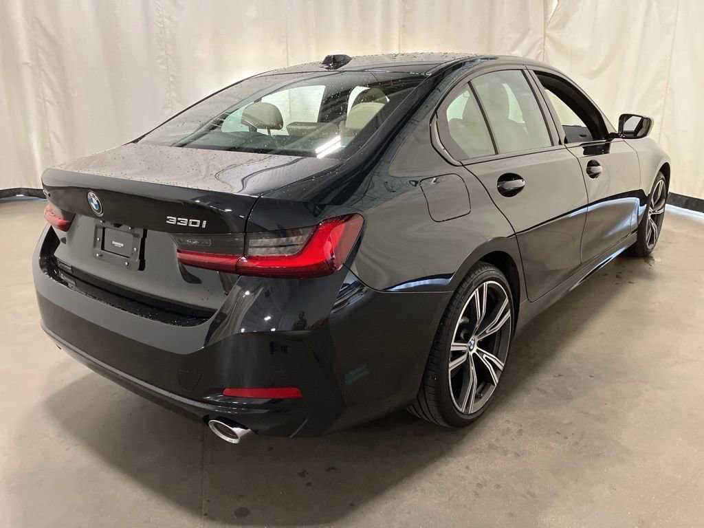 Used 2023 Black Sapphire Metallic BMW 330i xDrive image 29