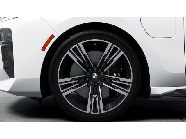 New 2026 Mineral White Metallic BMW 750e xDrive image 7
