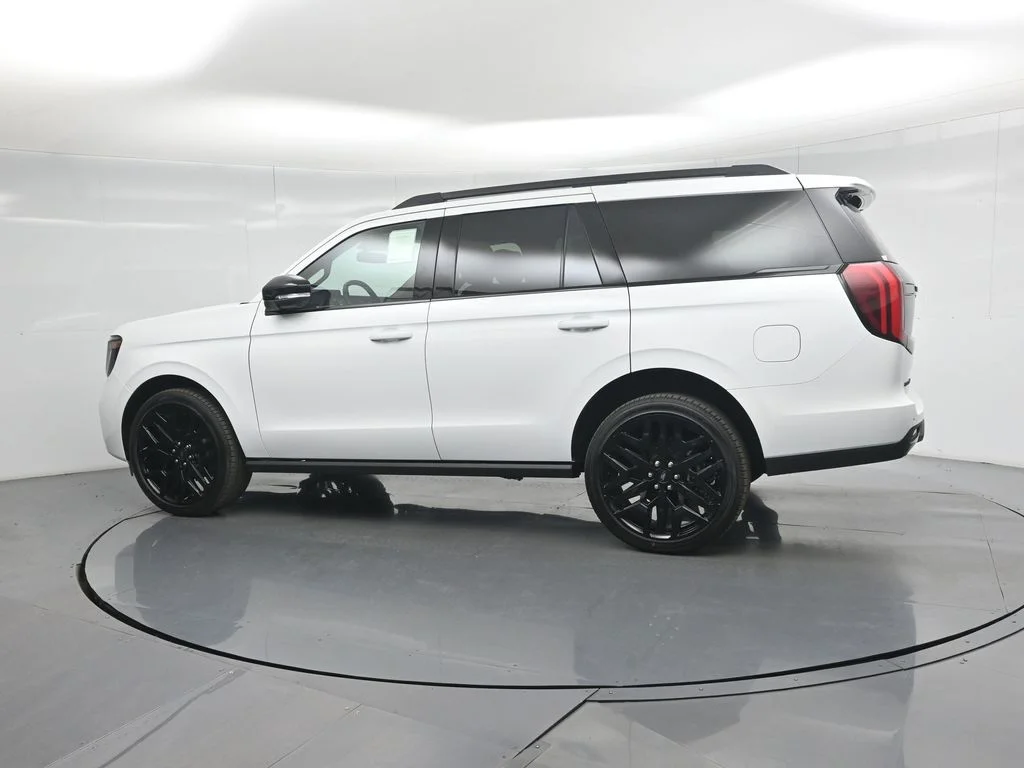 New 2026 Oxford White Ford Platinum image 5