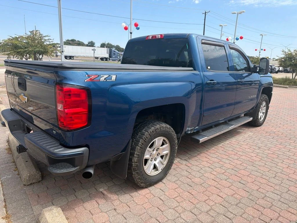 Used 2018 Blue Chevrolet LT image 3
