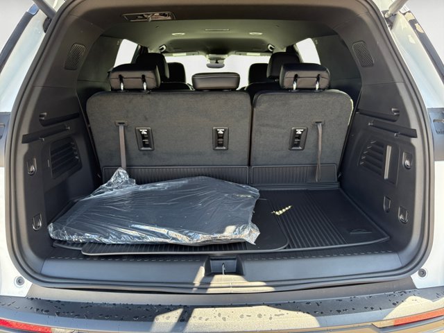 2027 Chevrolet Traverse LT - Photo 20