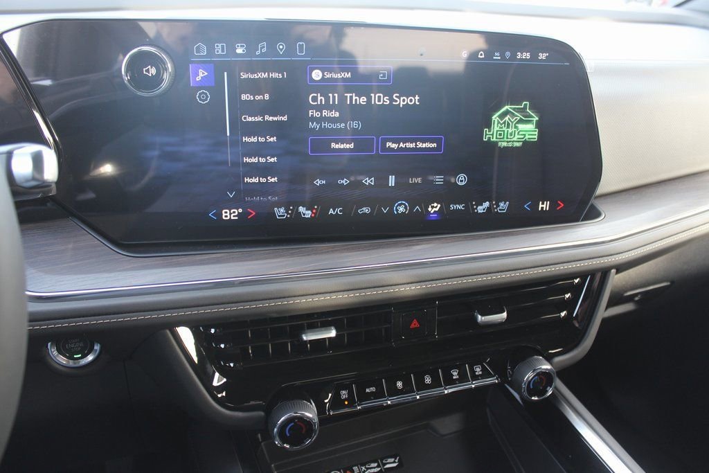 2026 Chevrolet Suburban Premier - Photo 15