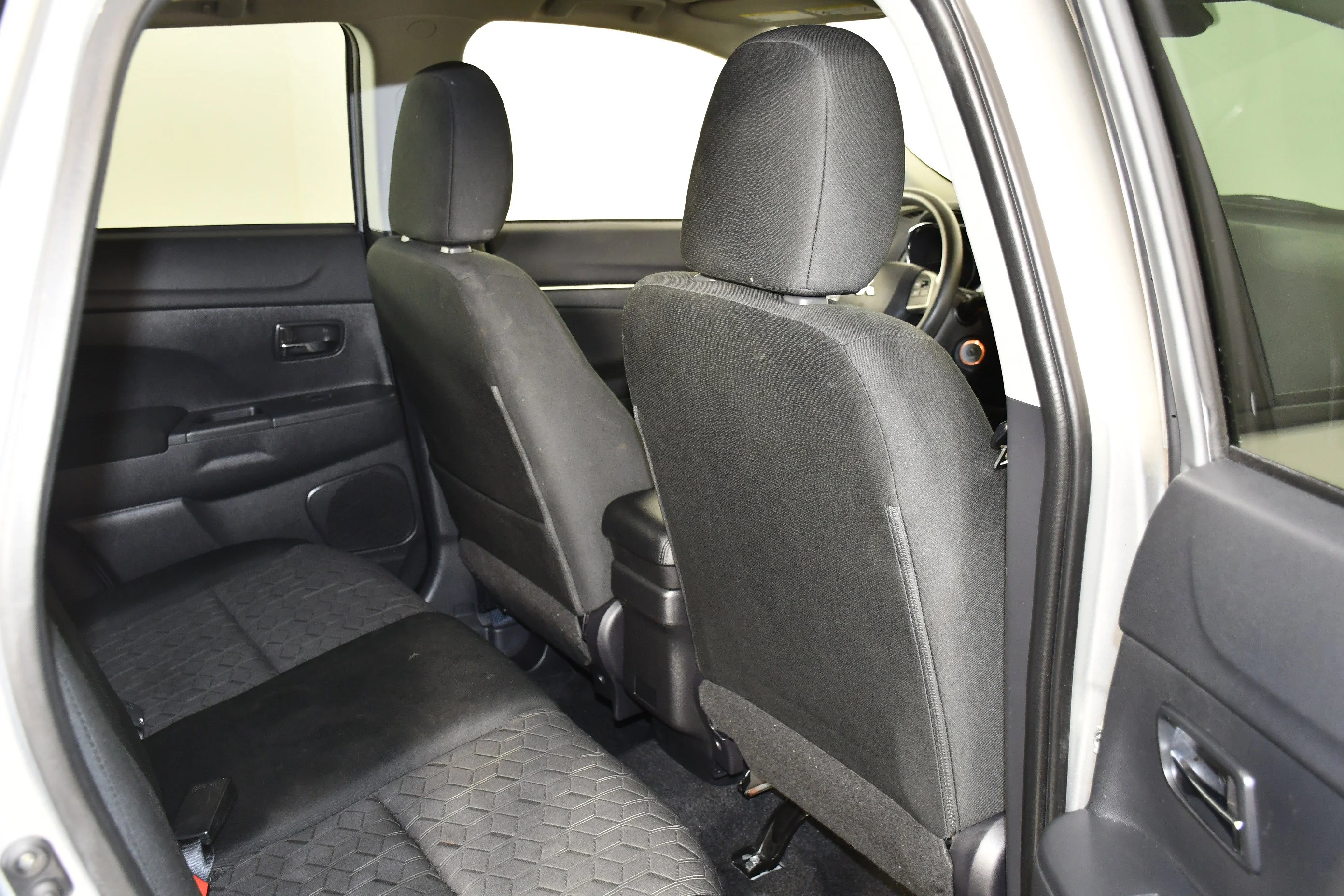 Certified Used 2024 Gray Mitsubishi SE image 33