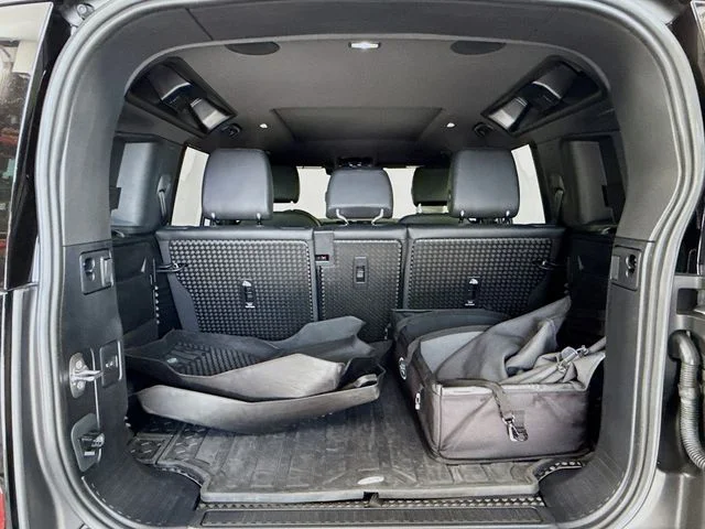 Used 2024 Hakuba Silver Metallic Land Rover X-Dynamic SE image 28