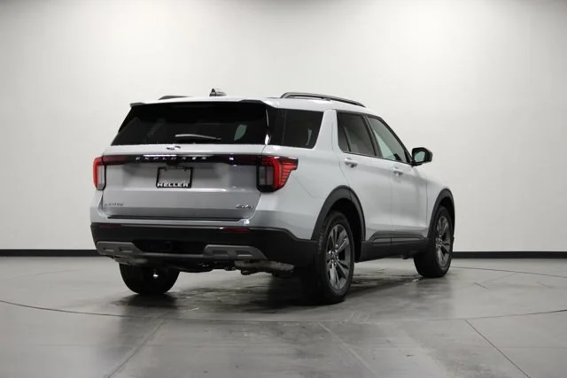 New 2026 Space White Metallic Ford Active image 28