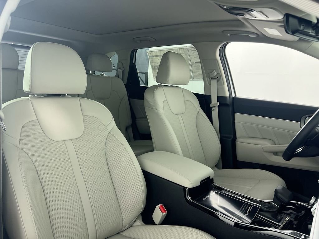 New 2026 Glacial White Pearl Kia SX image 30