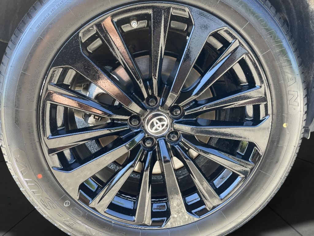 Used 2025 Silver Toyota XLE image 28