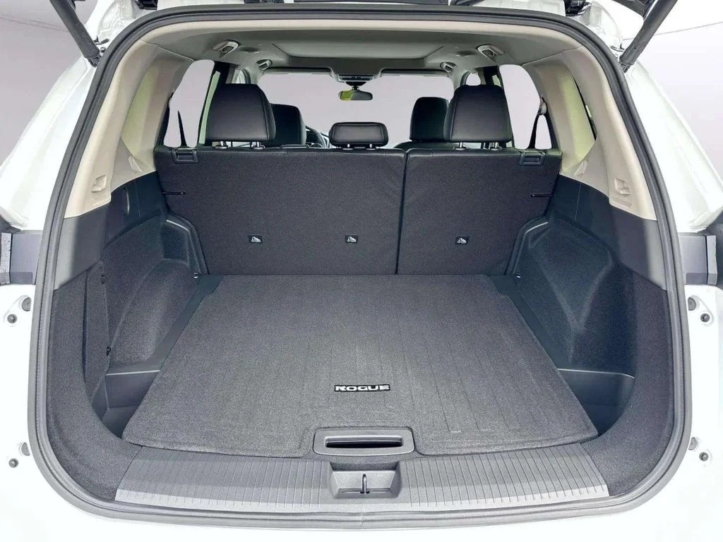 New 2026 Everest White Pearl Tricoat Nissan Dark Armor image 15