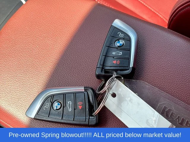 Used 2022 Black BMW sDrive30i image 30