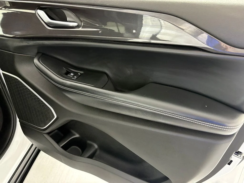 Used 2022 Bright White Clearcoat Jeep Altitude image 39
