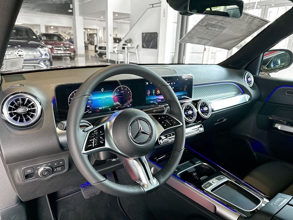 New 2026 MANUFAKTUR Patagonia Red Metallic Mercedes-Benz GLB 250 image 6