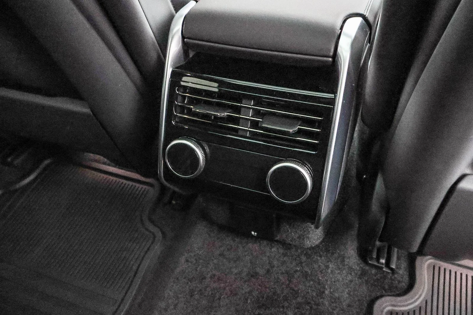 2025 Land Rover Range Rover SE - Photo 21