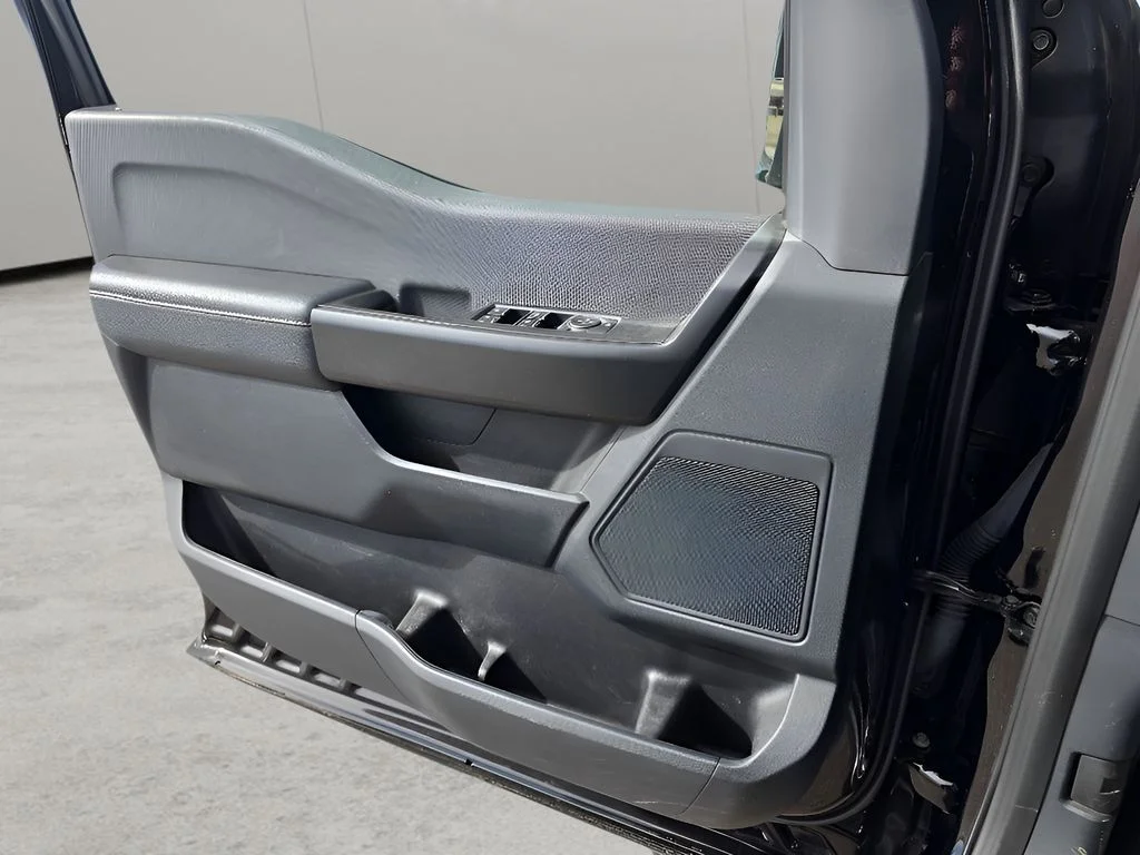 Used 2023 Agate Black Metallic Ford XL image 17