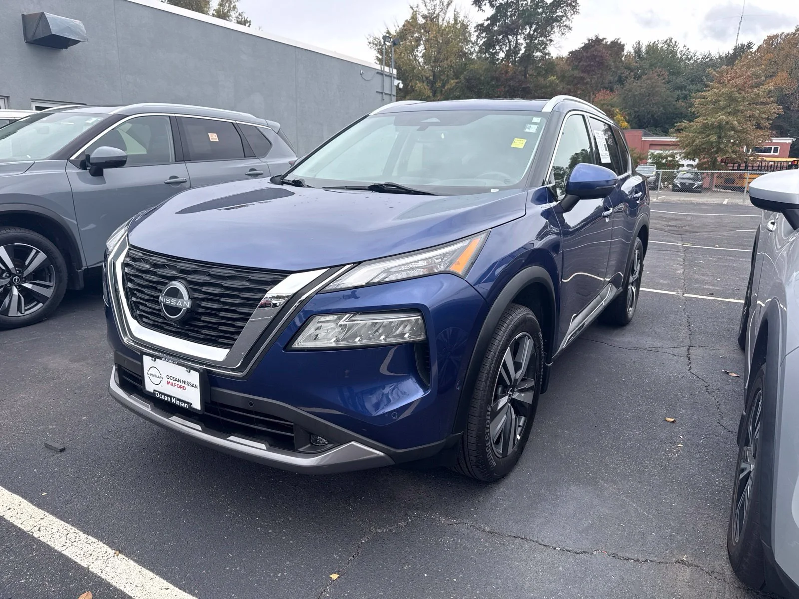 Certified Used 2022 Caspian Blue Metallic Nissan SL image 1