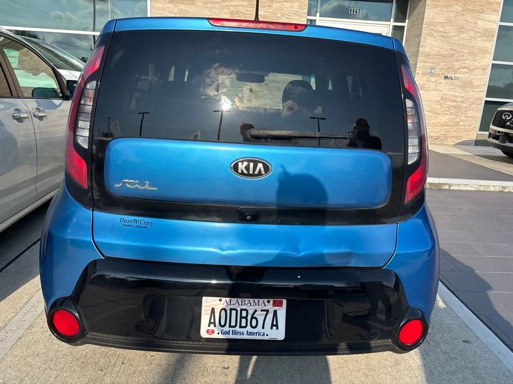Used 2016 Blue Kia Plus image 8