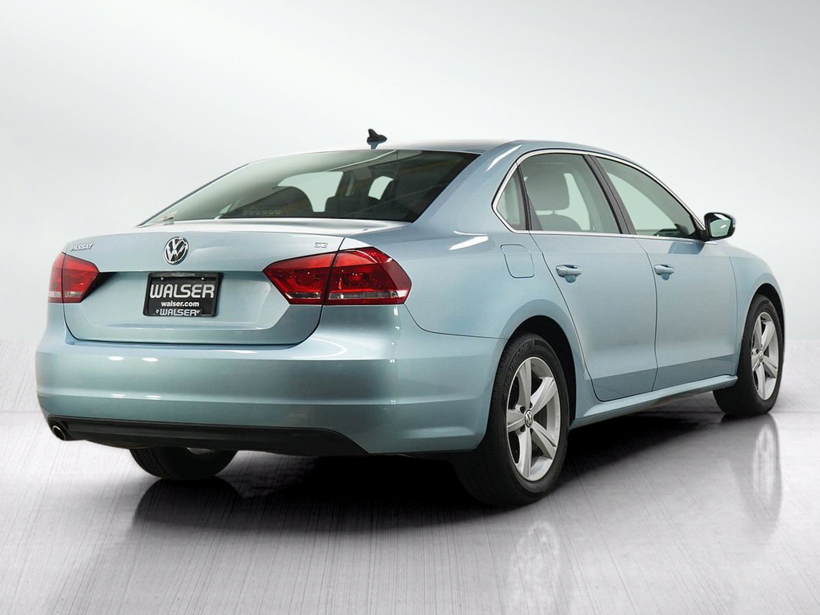 Used 2013 Glacier Blue Metallic Volkswagen 2.5 SE image 5