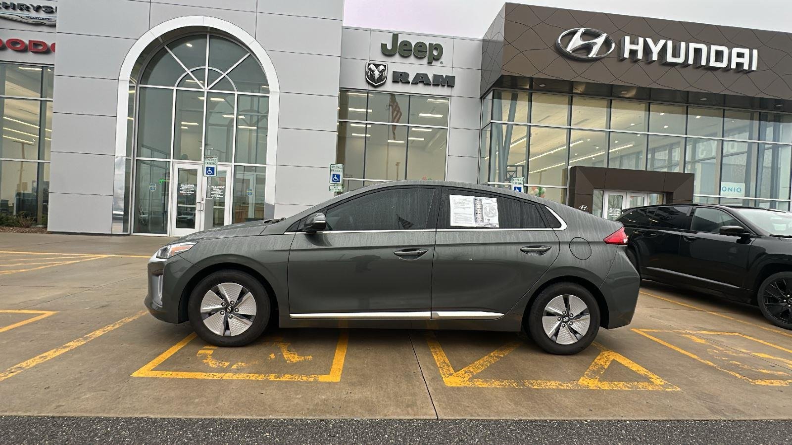 Certified 2022 Hyundai Ioniq SE with VIN KMHC75LC8NU266129 for sale in Kansas City