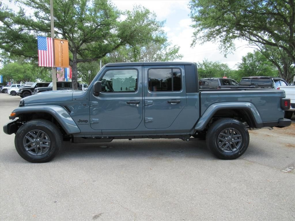 New 2026 Anvil Clear-Coat Exterior Paint Jeep Sport S image 4