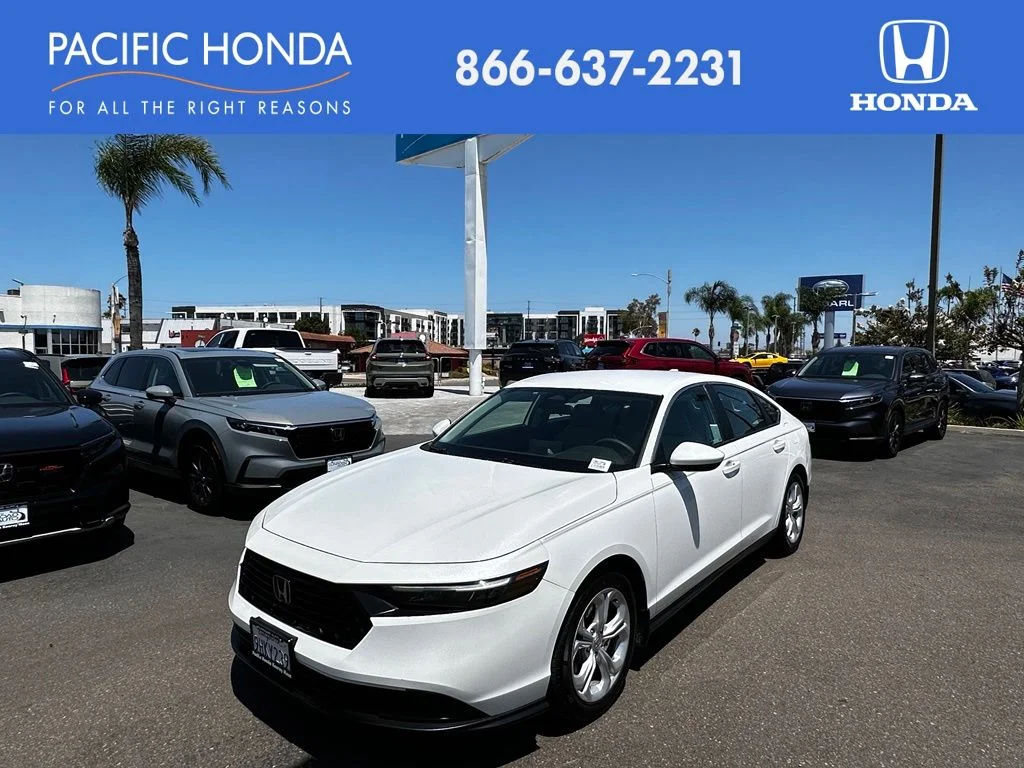 Used 2024  Honda LX image 1