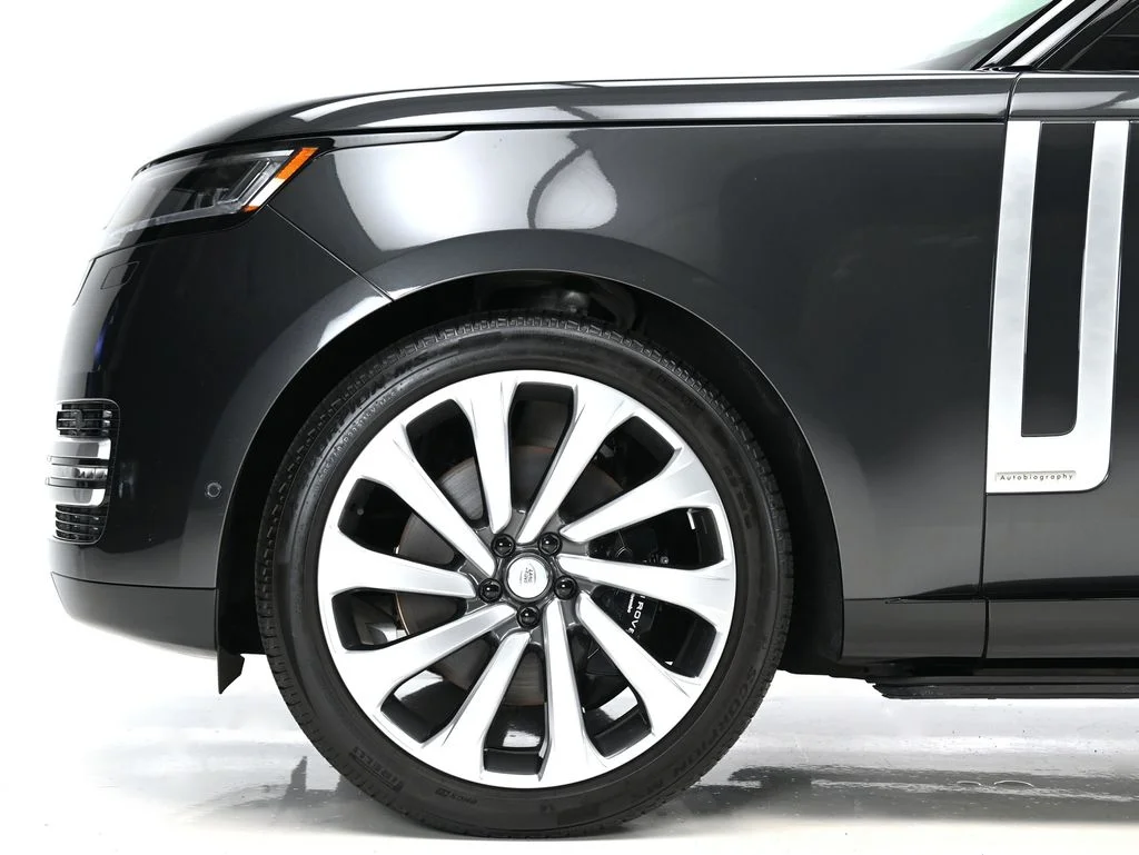Used 2025 Borasco Gray Metallic Land Rover Autobiography image 8