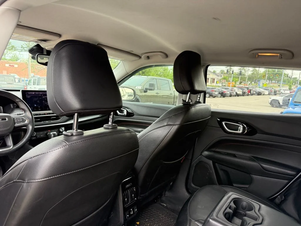 Used 2022 White Jeep Trailhawk image 24