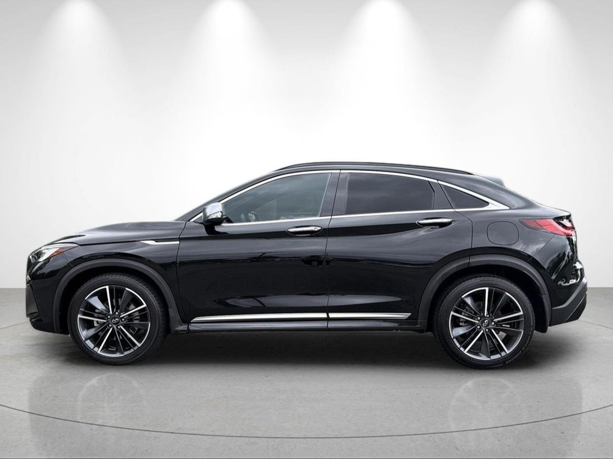 Used 2025 Black Obsidian INFINITI LUXE image 2