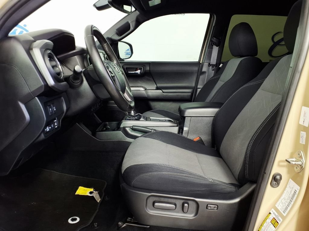 Used 2020 Quicksand Toyota SR5 image 8