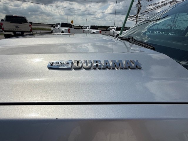 Used 2018 Silver Ice Metallic Chevrolet LTZ image 11
