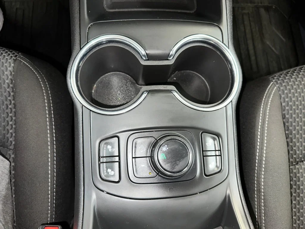 Used 2023 Summit White GMC SLE image 16