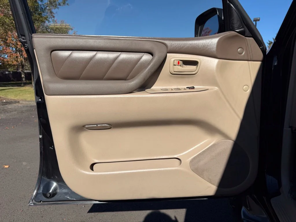 Used 2000 Black Toyota Base image 12