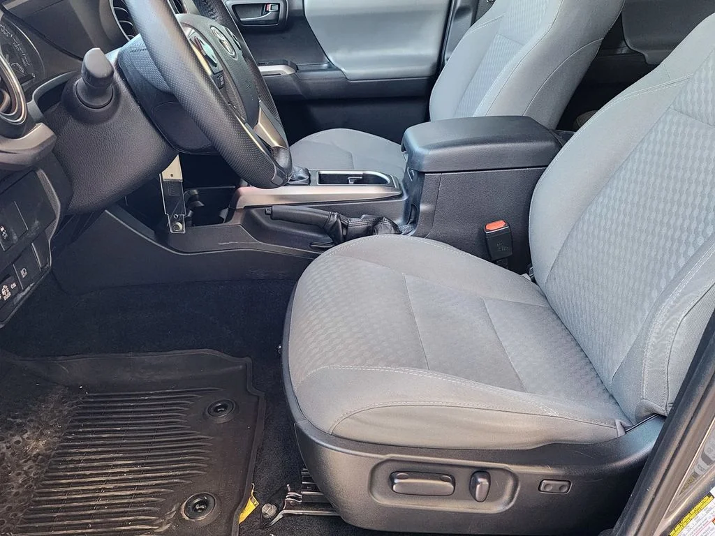 2021 Toyota Tacoma SR5 - Photo 24