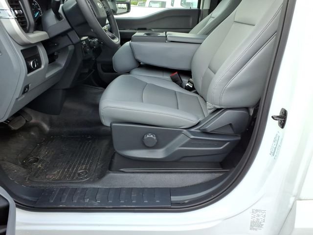 2026 Ford F-350 Super Duty Chassis Cab XL - Photo 18