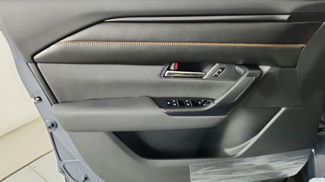 2025 Mazda CX-50 Premium Plus - Photo 9