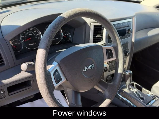 Used 2008 Green Jeep Laredo image 14