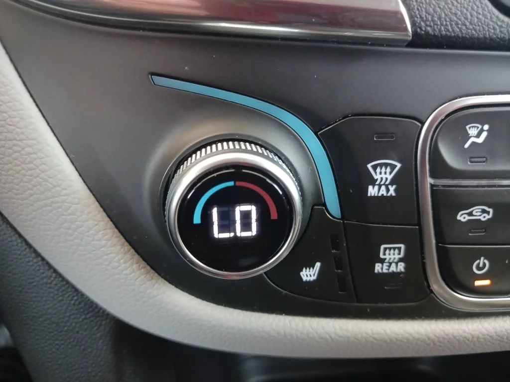 Used 2024 Summit White Chevrolet LT image 24