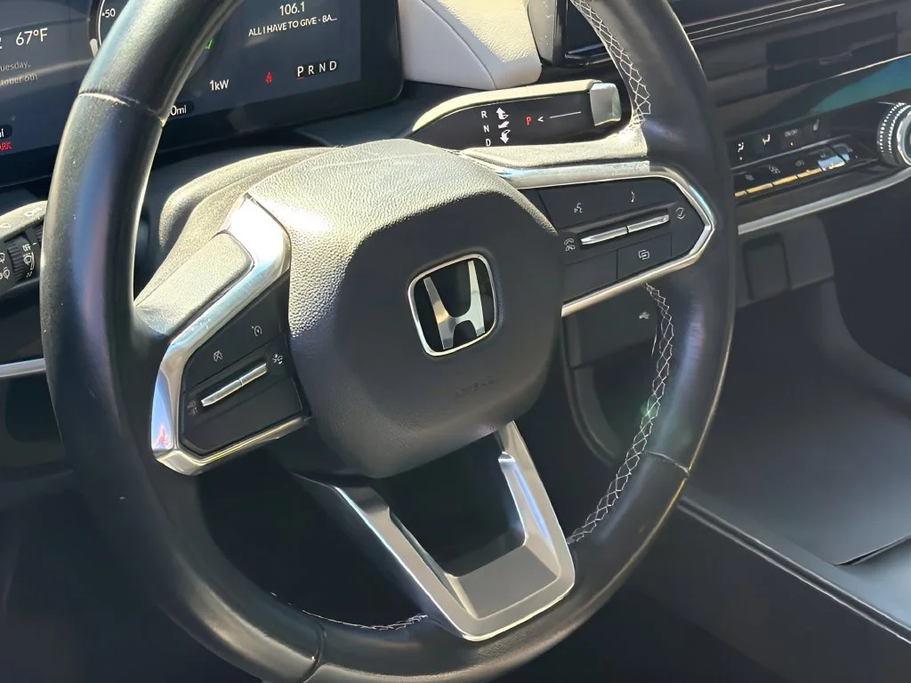 Used 2024 Raven Black Honda Touring image 15