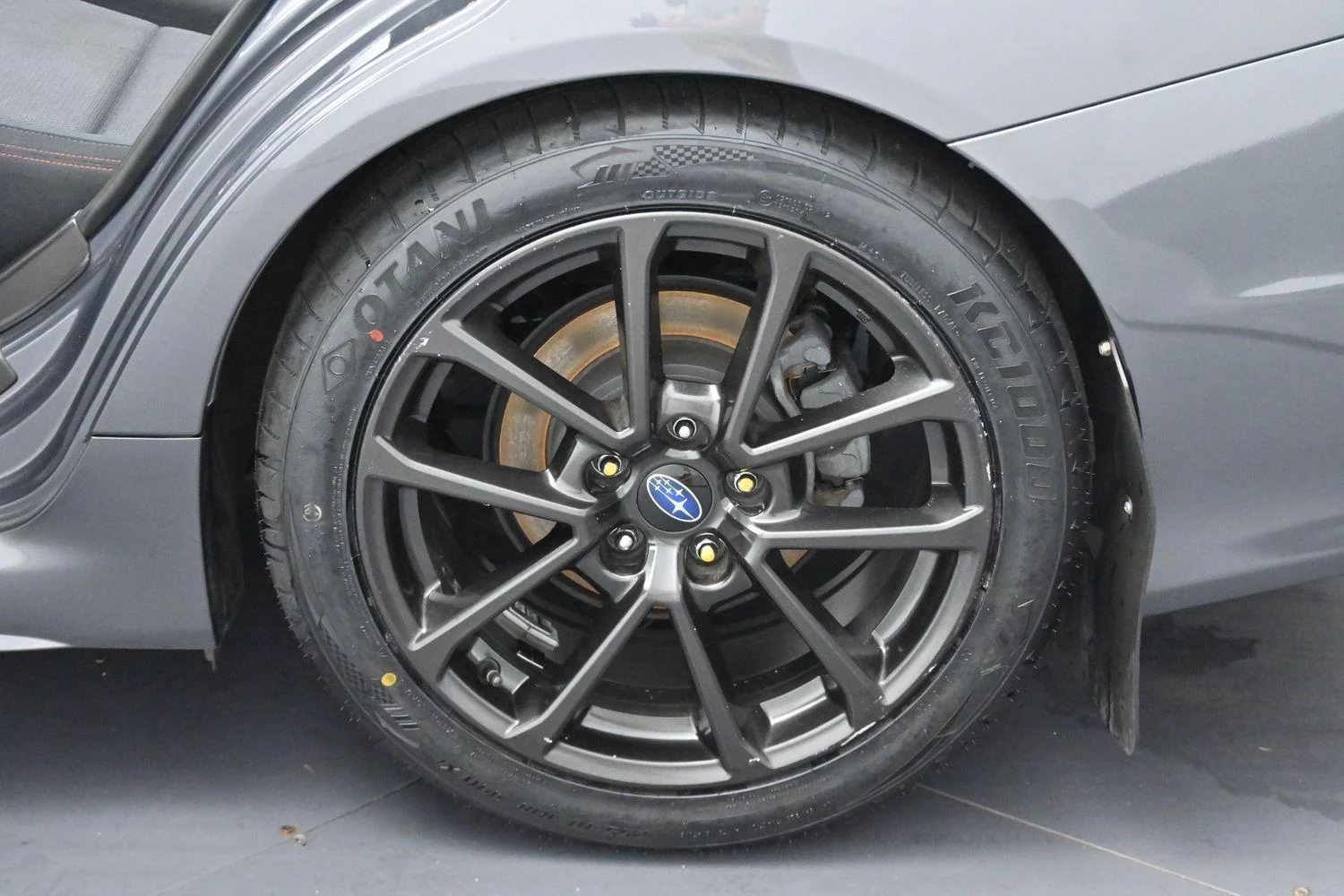 Used 2020 Magnetite Gray Metallic Subaru Premium image 32