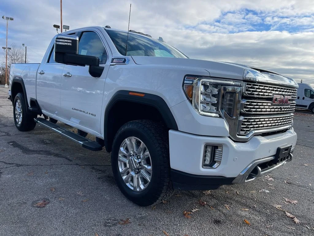 Used 2022 Summit White GMC Denali image 7