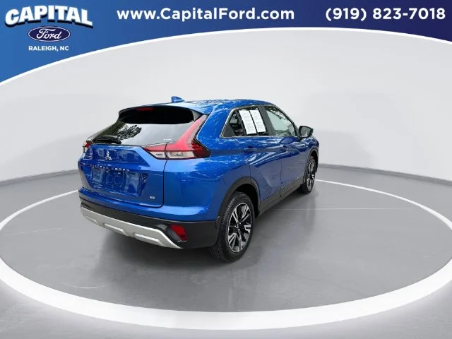 Used 2025 Blue Mitsubishi SE image 8