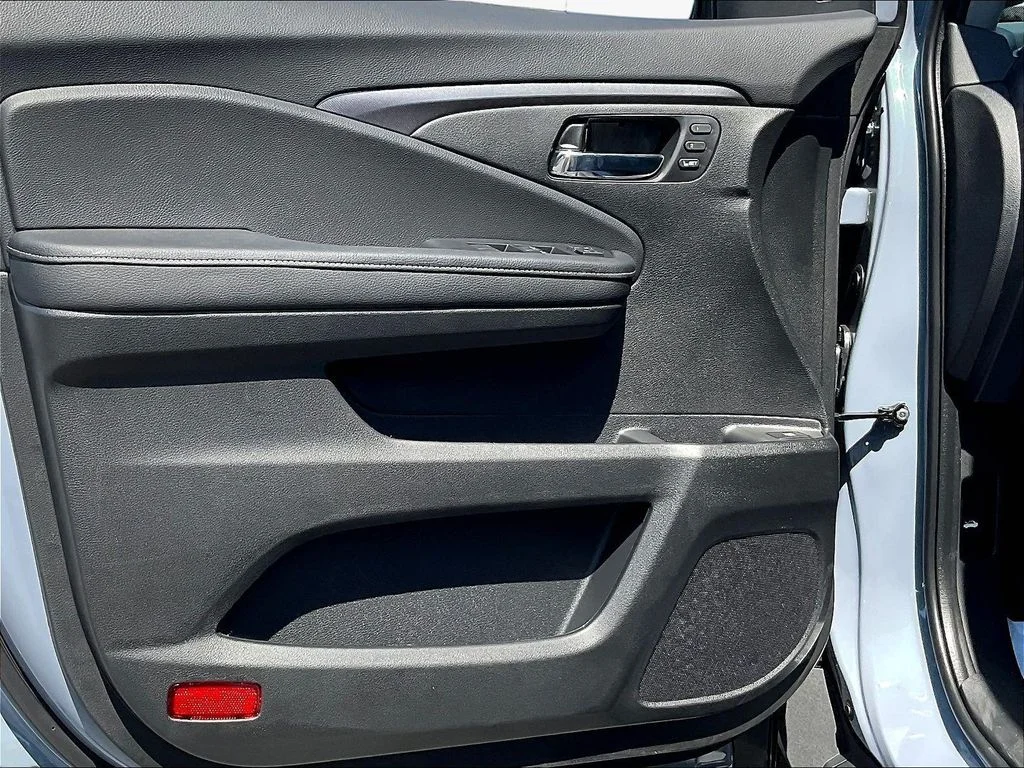 New 2026 Sonic Gray Pearl Honda RTL image 21