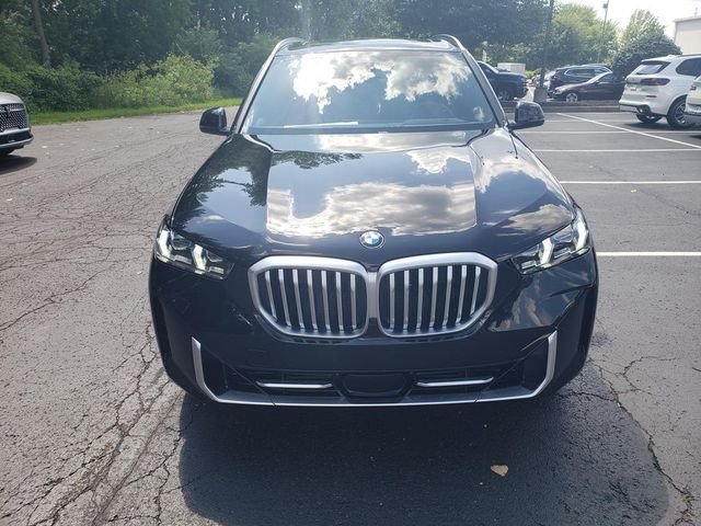 New 2026 Black Sapphire Metallic BMW xDrive40i image 10