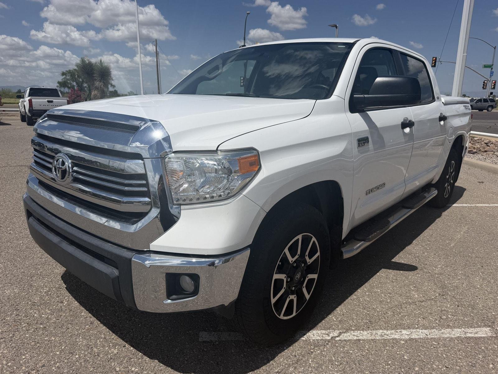 Used 2017 Super White Toyota SR5 image 1