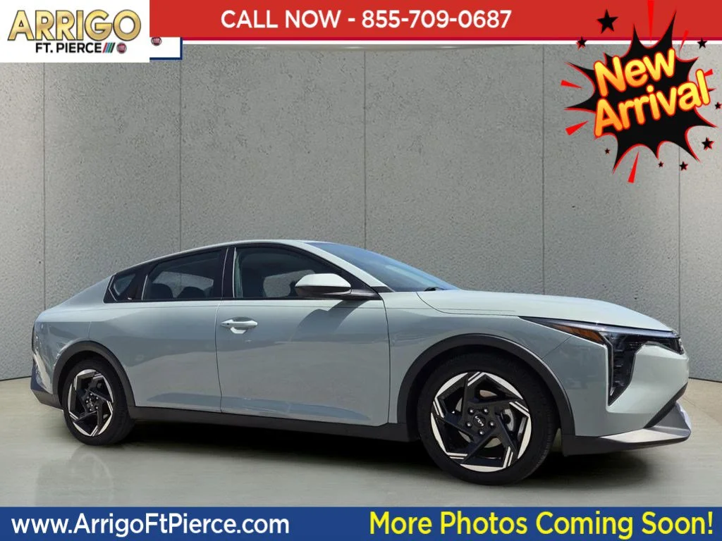2025 Kia K4 EX AT's photo
