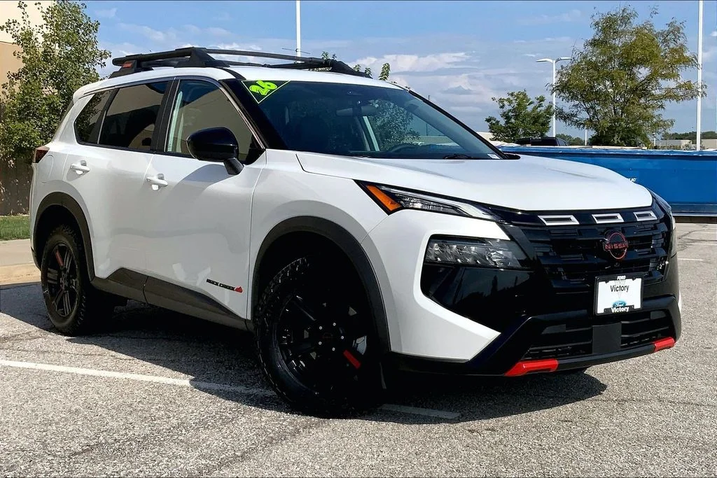 Used 2026 White Nissan Rock Creek image 33