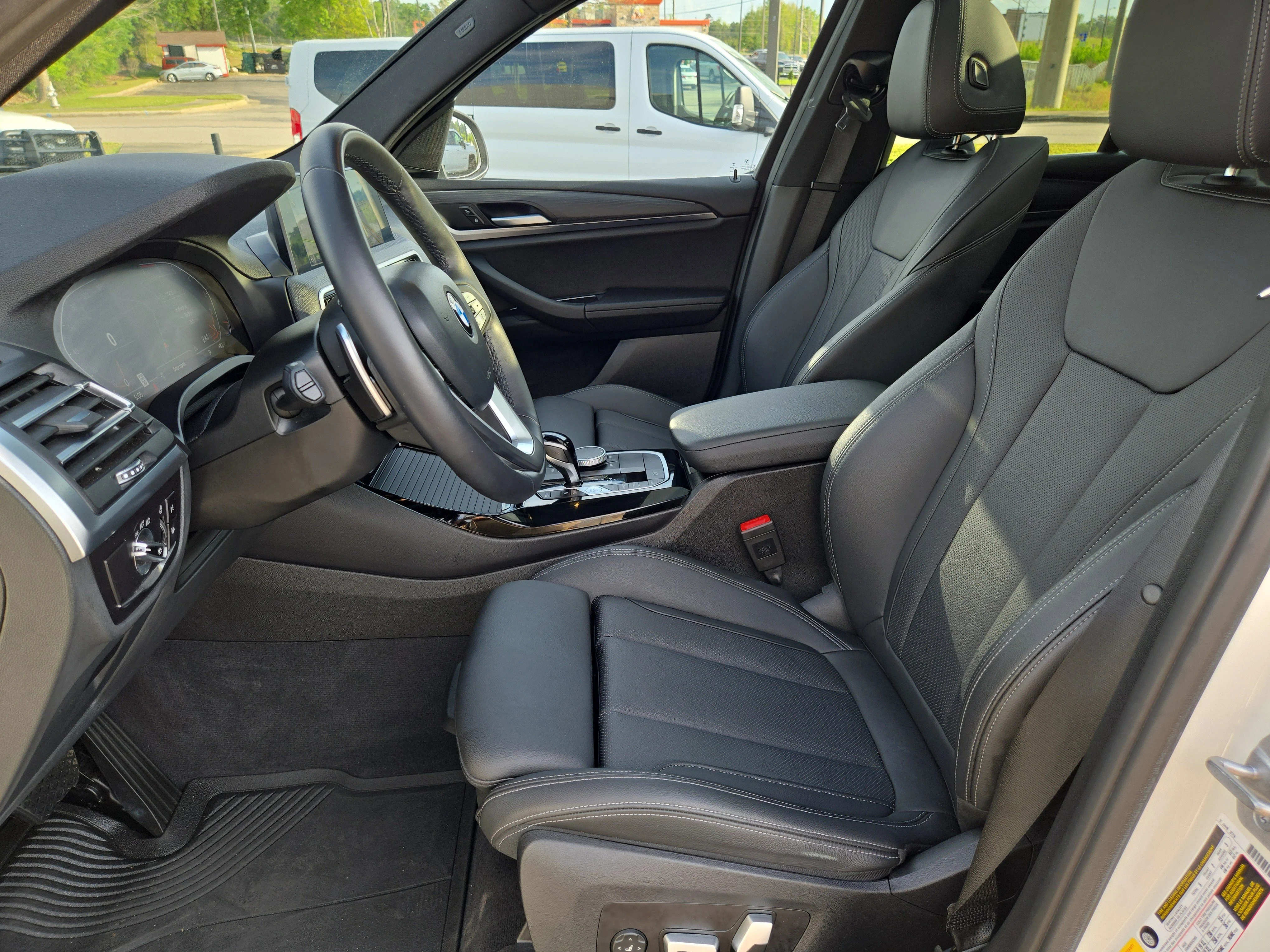 Used 2023 Alpine White BMW sDrive30i image 25